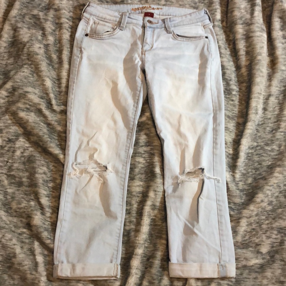 Ripped Knee Capri Jeans